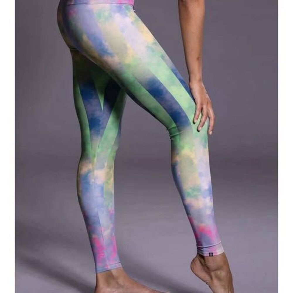 NEW With Tags Onzie Athletic Pants Yoga Leggings Activewear Workout Size XS $65